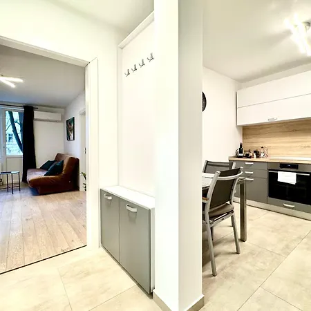 Apartment Tres Chic
